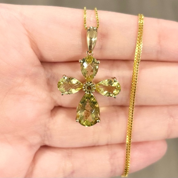 10K Peridot Quartz rose teardrop light green yellow gold Christian cross pendant - Picture 3 of 12